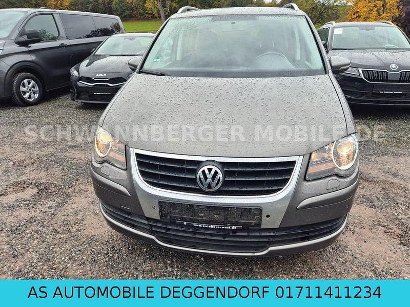 Grau Gebraucht 2010 VW Touran Freestyle Van / Kleinbus | 4.999 € (Guter Preis) - Bild 1/4