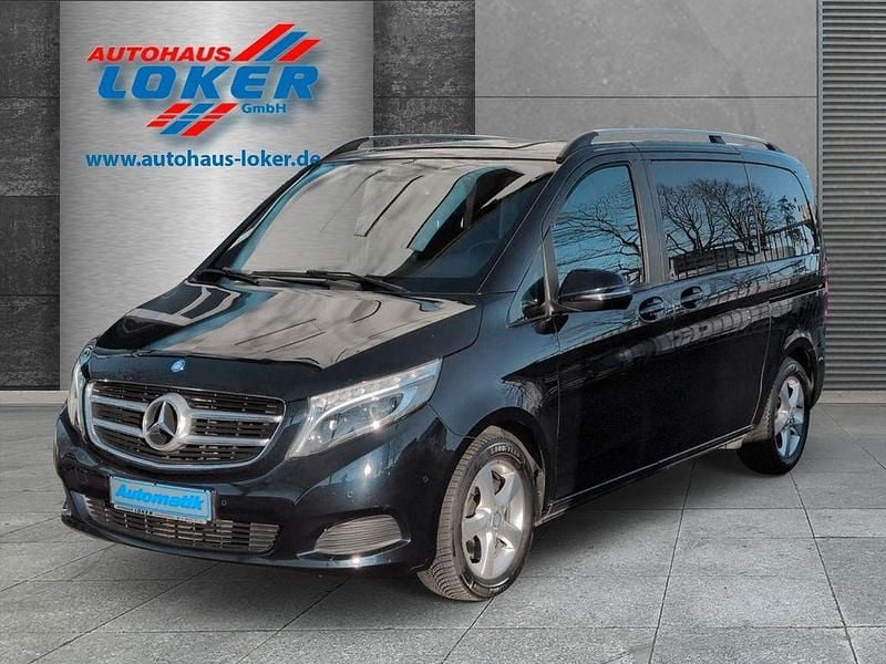 Blau Gebraucht 2017 Mercedes V250 Van / Kleinbus | 28.980 € (Superpreis) - Bild 1/2