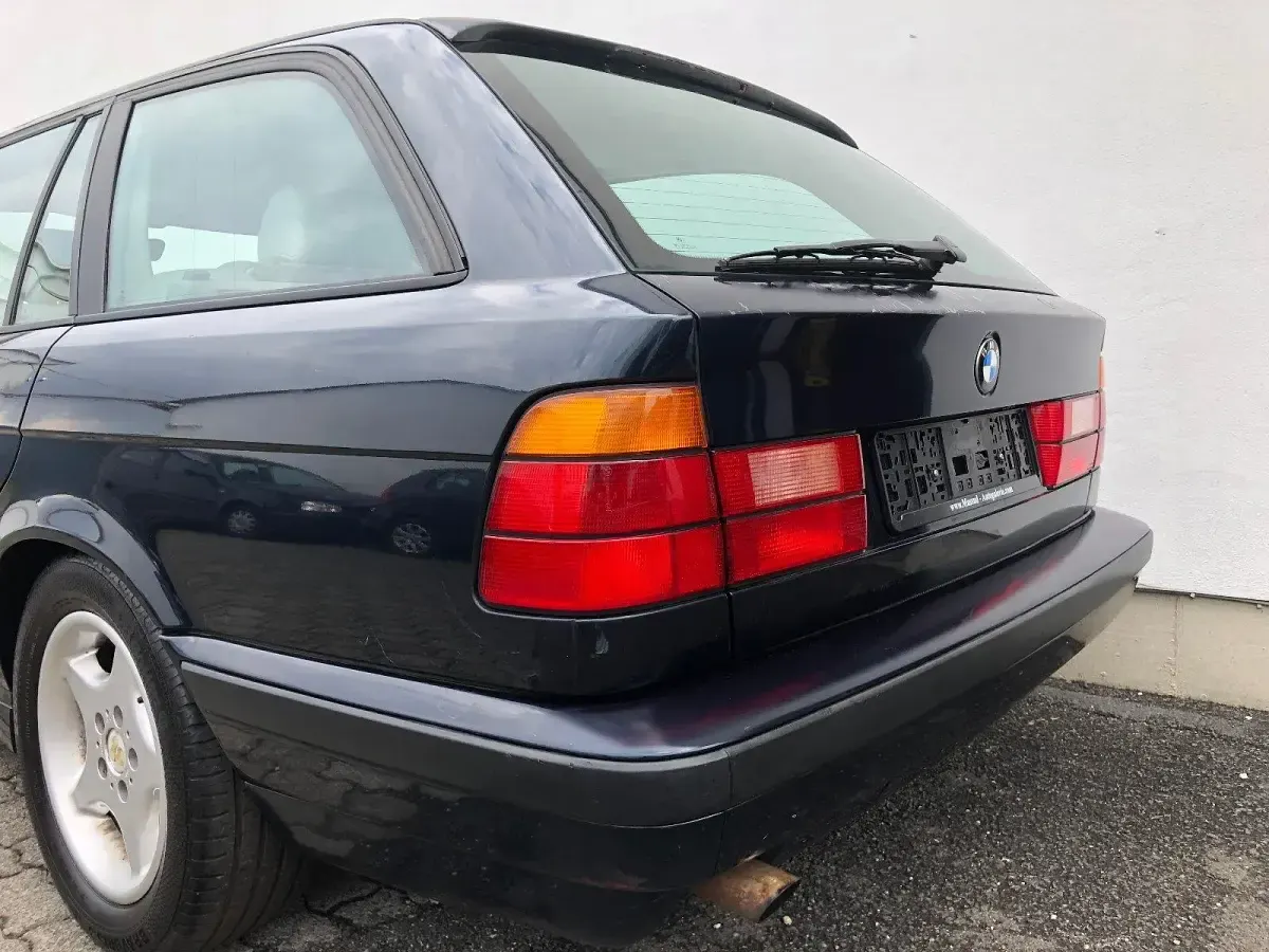 Gebraucht BMW 520 Executive 150 PS (110 kW) 1996 Blau Kombi