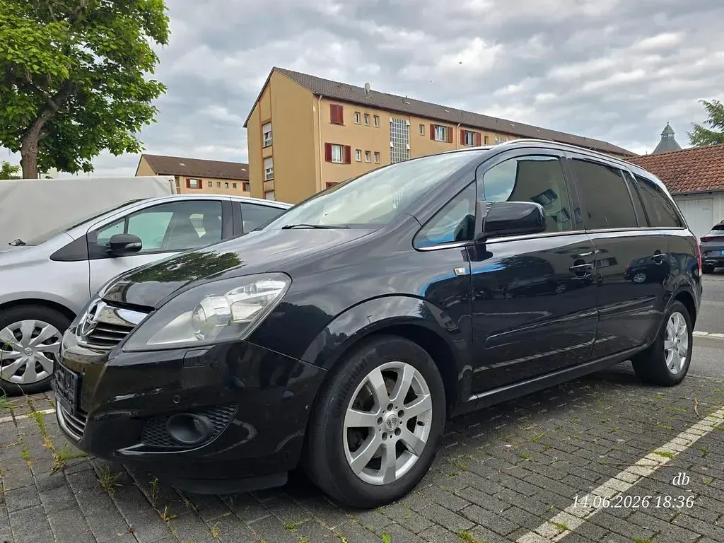 Gebraucht Opel Zafira 125 PS (91 kW) 2012 Schwarz Van / Kleinbus