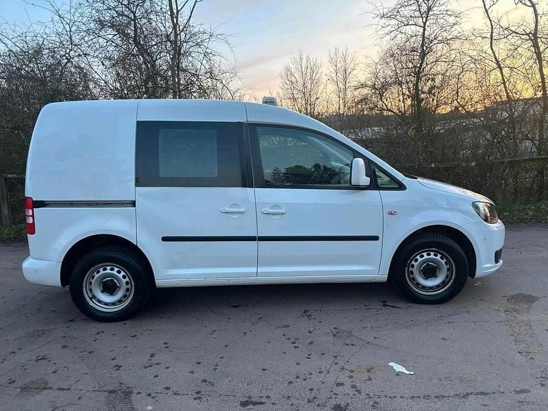 Second-hand VW Caddy 101 CP (74 kW) 2014 Alb Monovolum