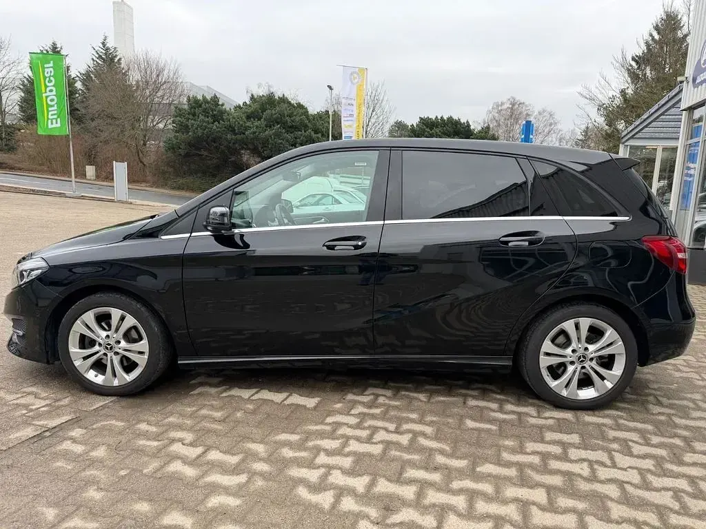 Gebraucht Mercedes B220 Style 184 PS (135 kW) 2018 Schwarz Van / Kleinbus
