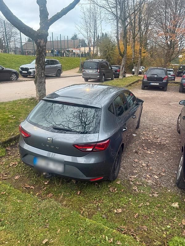 Gebraucht Seat Leon 105 PS (77 kW) 2015 Grau Limousine