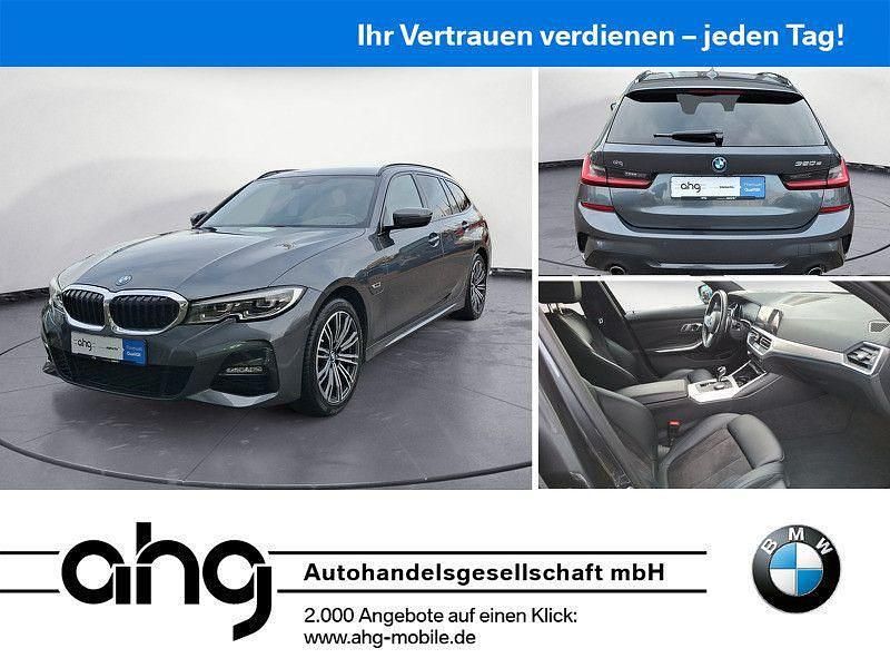 Grau Gebraucht 2022 BMW 320e M Sport Kombi | 25.460 € (Fairer Preis) - Bild 1/4