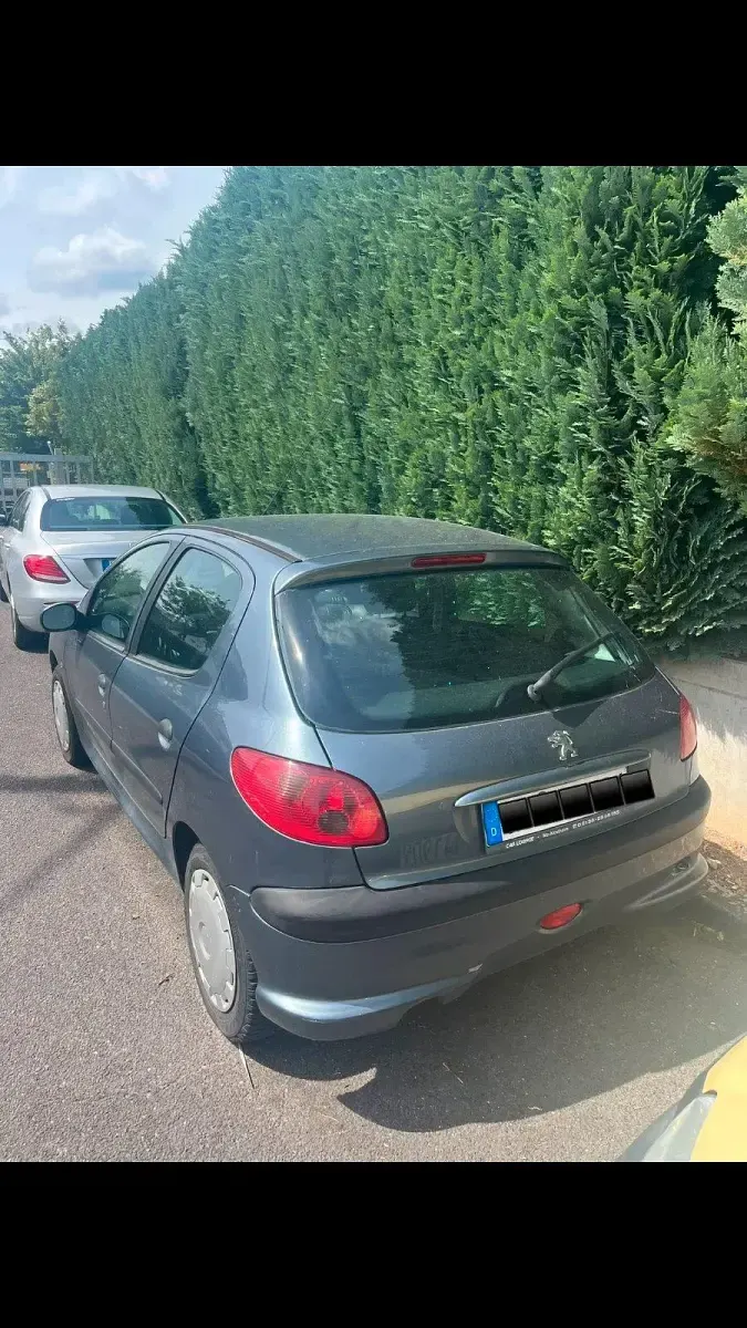 Gebraucht Peugeot 206 68 PS (50 kW) 2008 Grau Kleinwagen