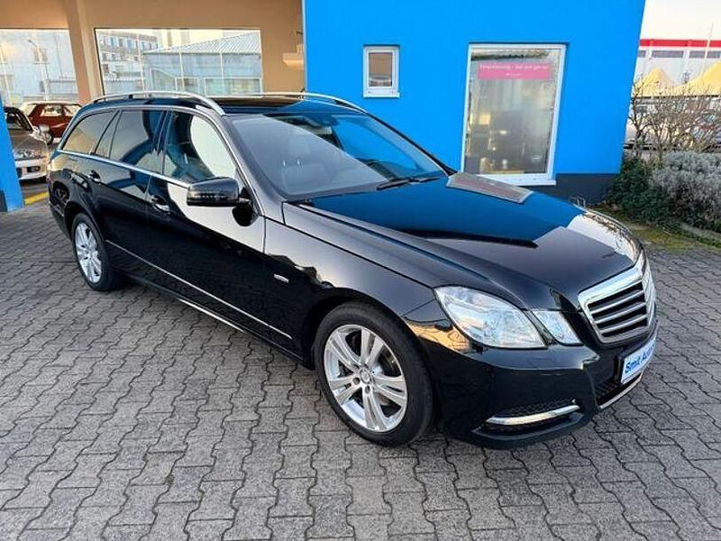 Gebraucht Mercedes E250 Avantgarde 204 PS (150 kW) 2010 Schwarz Kombi