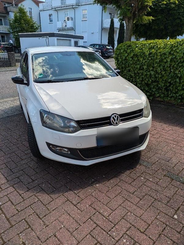 Weiß Gebraucht 2012 VW Polo Match Kleinwagen | 3.500 € (Guter Preis) - Bild 1/3