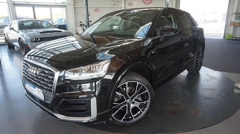 Gebraucht Audi Q2 S-Line 190 PS (139 kW) 2020 Mythosschwarz metallic (metallic) SUV