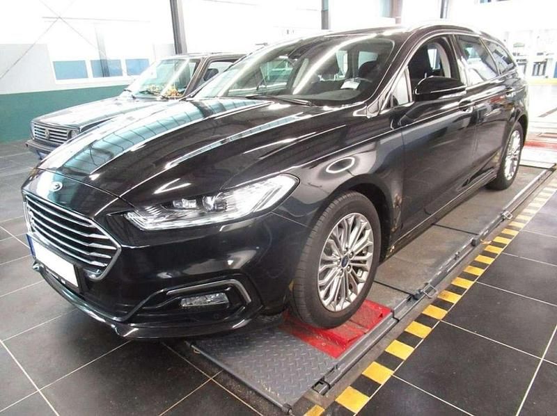 Gebraucht Ford Mondeo Titanium 150 PS (110 kW) 2022 Obsidianschwarz metallic Kombi
