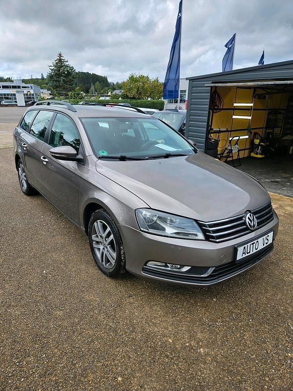 Gold Gebraucht 2011 VW Passat Kombi | 3.450 € (Superpreis) - Bild 1/4