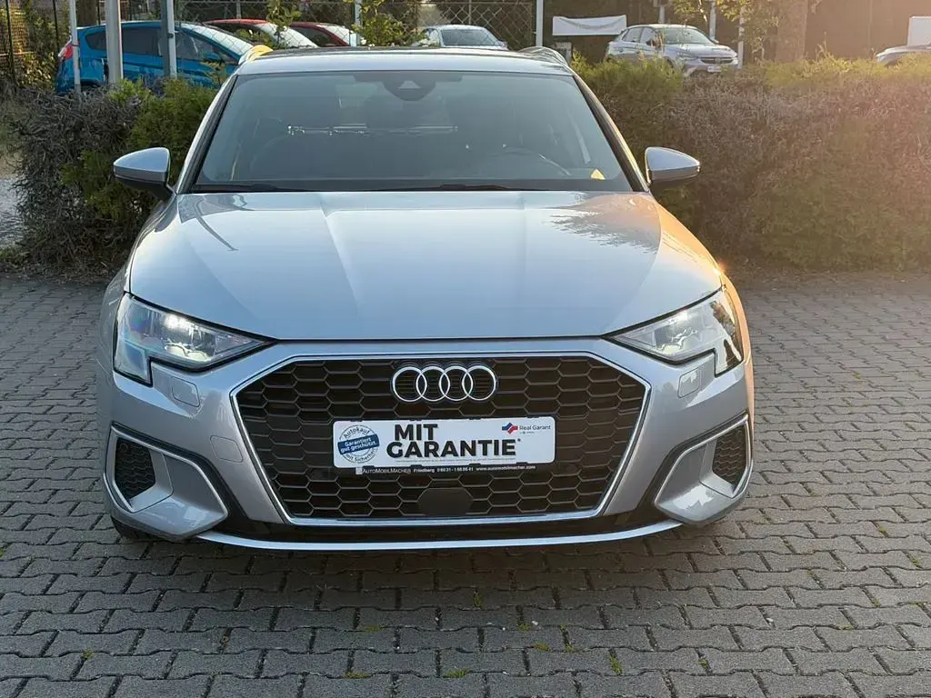 Gebraucht Audi A3 Advanced Plus 150 PS (110 kW) 2021 Florettsilber Limousine