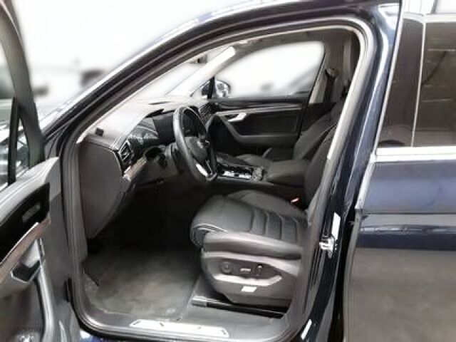 Gebraucht VW Touareg Elegance 231 PS (169 kW) 2024 Blau SUV