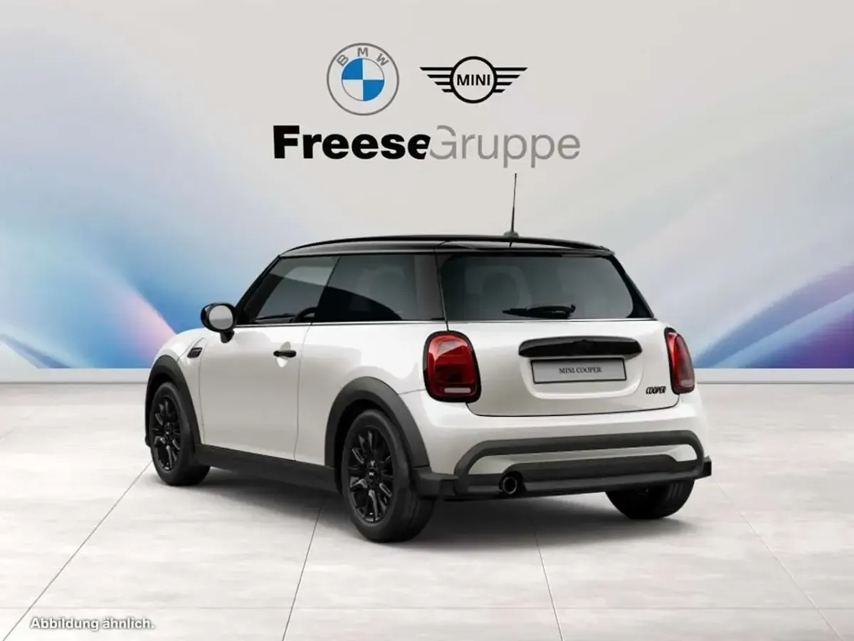 Używany Mini Cooper 136 KM (100 kW) 2023 Biały Hatchback