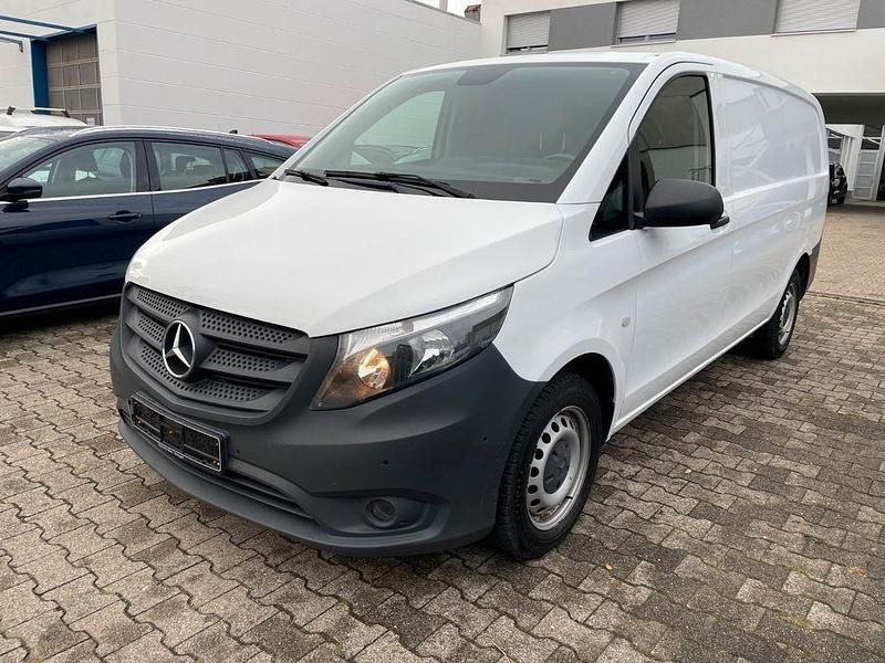 Weiß Gebraucht 2021 Mercedes Vito Van | 16.995 € - Bild 1/4