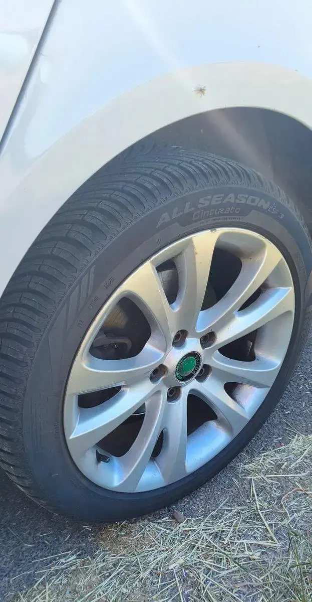Używany Skoda Superb Ambition 170 KM (125 kW) 2012 Biały Kombi