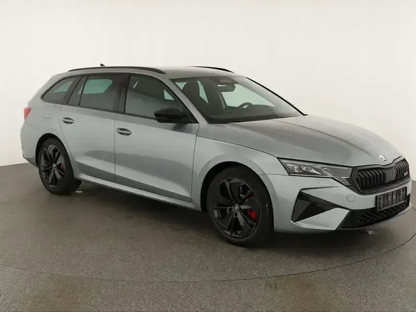 Neu Skoda Octavia RS 265 PS (194 kW) 2026 Mamba grün Kombi