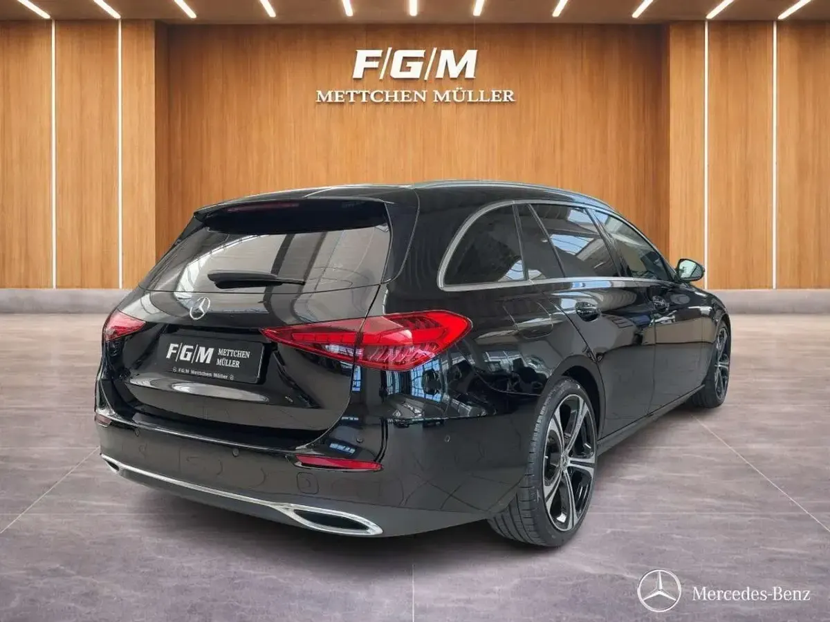 Gebraucht Mercedes C200 163 PS (119 kW) 2022 Unilack schwarz uni Kombi