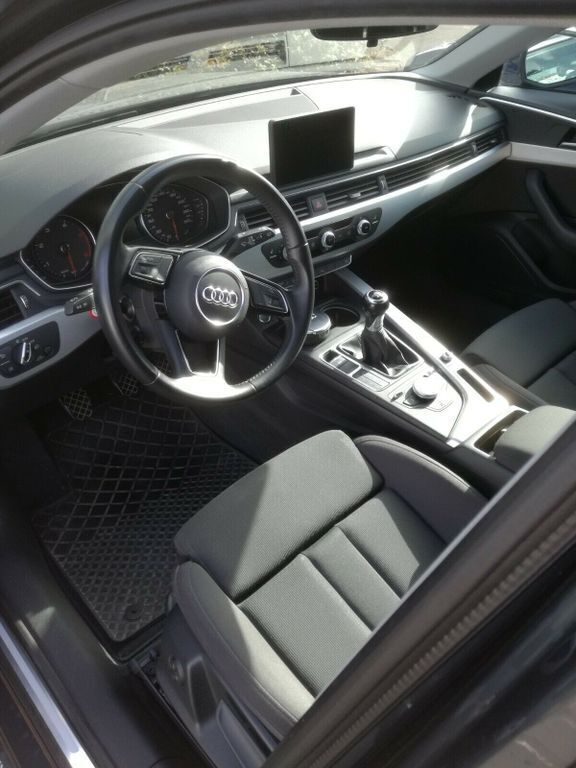 Gebraucht Audi A4 Sport 190 PS (139 kW) 2017 Grau Kombi