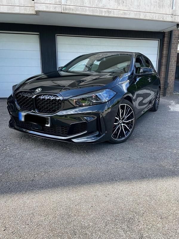 Gebraucht BMW M135 306 PS (225 kW) 2023 Schwarz Kleinwagen