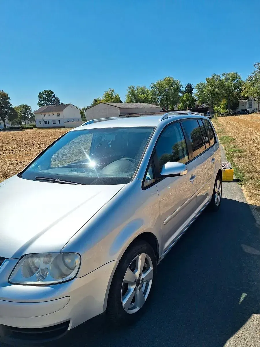 Gebraucht VW Touran Trendline 105 PS (77 kW) 2005 Silber Van / Kleinbus