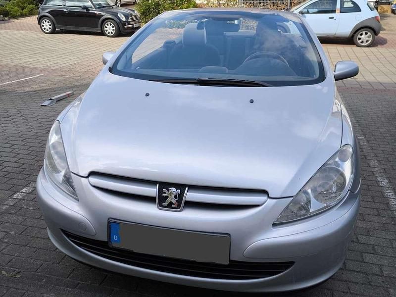 Silber Gebraucht 2005 Peugeot 307 CC Filou Cabrio | 2.649 € (Fairer Preis) - Bild 1/4