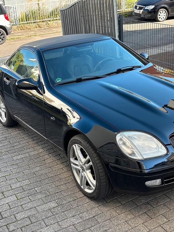 Gebraucht Mercedes SLK230 193 PS (141 kW) 2000 Schwarz Cabrio