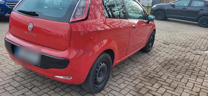 Gebraucht Fiat Punto 68 PS (50 kW) 2011 Rot Kleinwagen