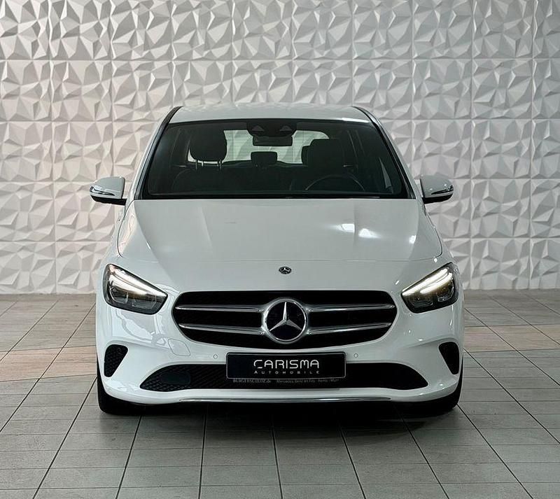 Gebraucht Mercedes B220 190 PS (139 kW) 2019 Weiß Van / Kleinbus