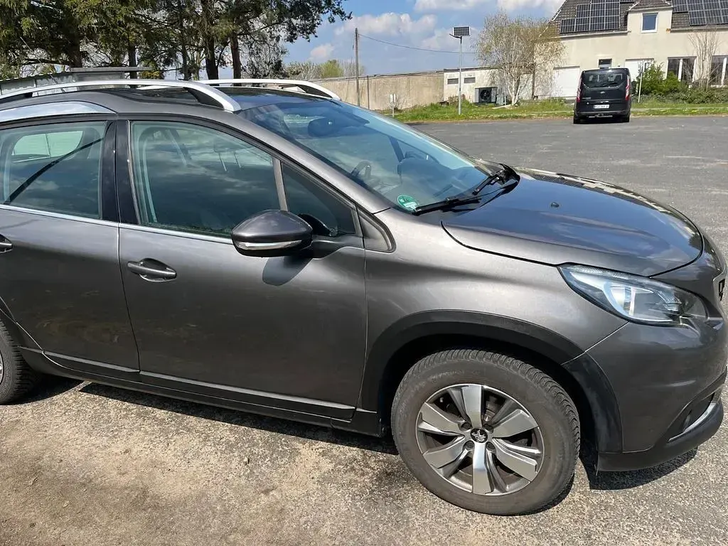 Gebraucht Peugeot 2008 Allure 131 PS (96 kW) 2018 Grau SUV