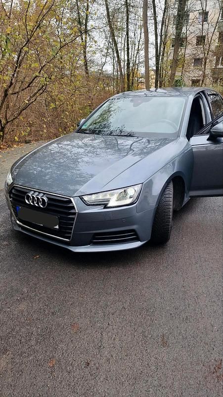 Grau Gebraucht 2016 Audi A4 Sport Limousine | 16.000 € (Fairer Preis) - Bild 1/4
