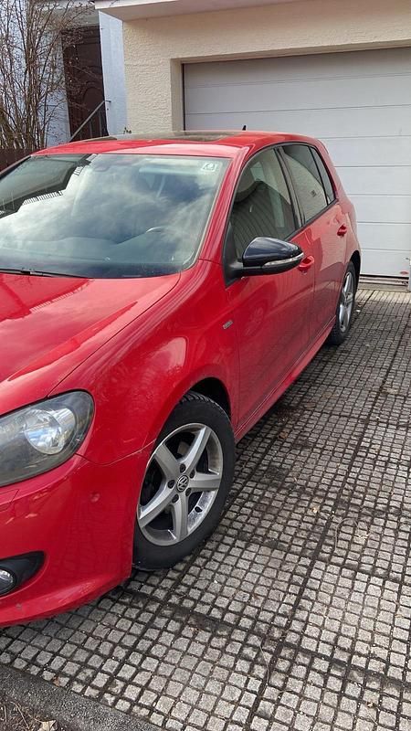 Gebraucht VW Golf VII 105 PS (77 kW) 2012 Rot Limousine