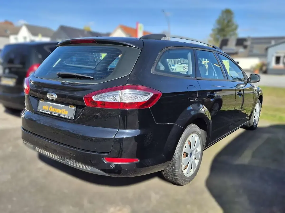 Gebraucht Ford Mondeo Trend 116 PS (85 kW) 2011 Pantherschwarz metallic Kombi