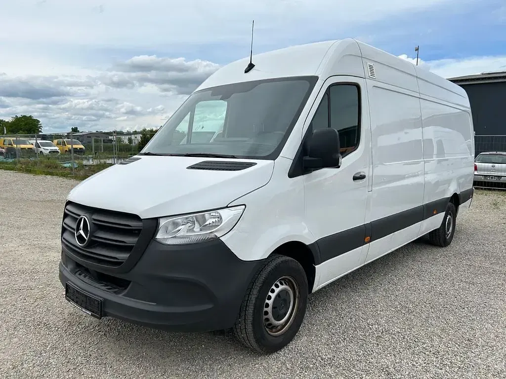 Używany Mercedes Sprinter 150 KM (110 kW) 2022 Biały Van