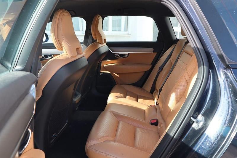 Gebraucht Volvo V90 CC Pro 235 PS (172 kW) 2019 Magic blue metallic / metallic Kombi