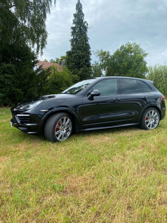 Schwarz Gebraucht 2012 Porsche Cayenne GTS SUV | 24.500 € (Guter Preis) - Bild 1/4