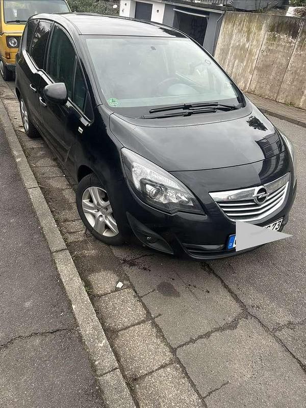 Gebraucht Opel Meriva Edition 140 PS (102 kW) 2011 Van / Kleinbus