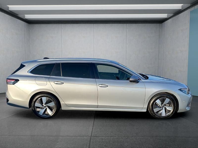 Second-hand VW Passat 150 CP (110 kW) 2025 Argintiu Break