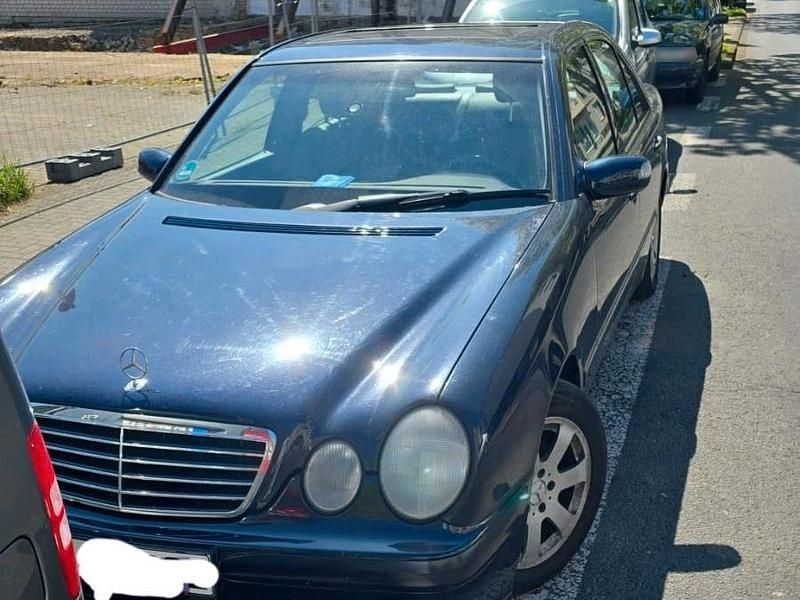 Gebraucht Mercedes E280 204 PS (150 kW) 2002 Blau Limousine