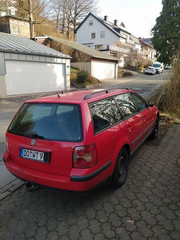 Gebraucht VW Passat Basis 101 PS (74 kW) 1999 Rot Kombi