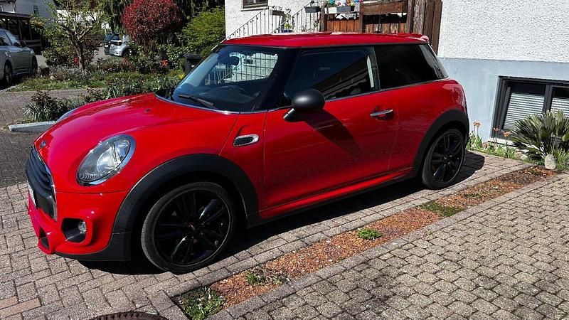 Gebraucht Mini Cooper 102 PS (75 kW) 2018 Rot Kleinwagen
