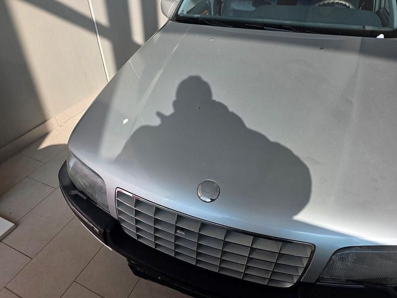 Second-hand Opel Senator 177 CP (130 kW) 1988 Argintiu Berlinǎ