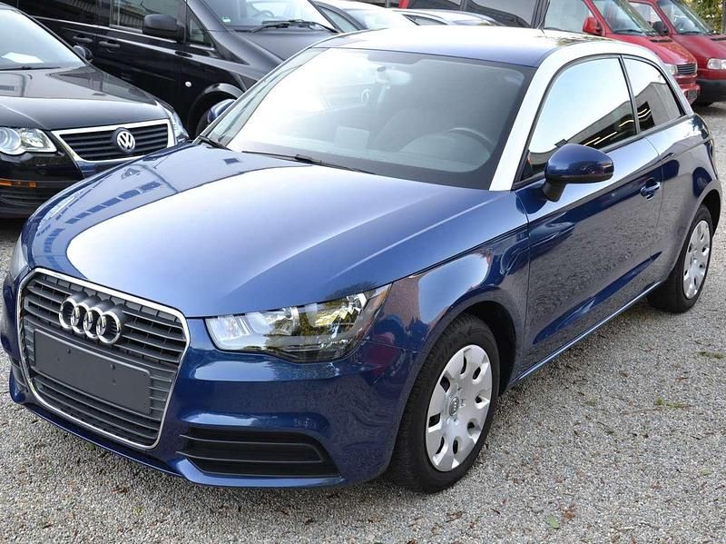 Gebraucht Audi A1 Attraction 86 PS (63 kW) 2013 Scubablau metallic Kleinwagen