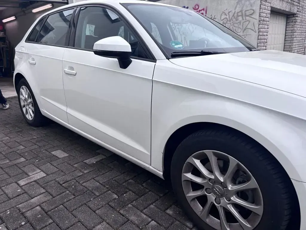 Gebraucht Audi A3 Ambiente 110 PS (80 kW) 2016 Weiß Limousine