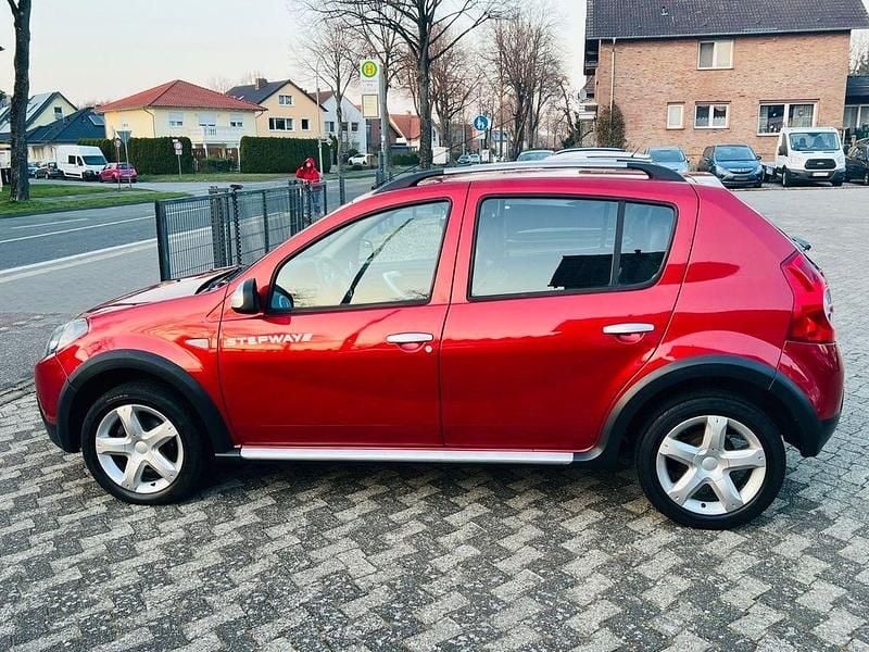 Gebraucht Dacia Sandero Stepway 84 PS (61 kW) 2012 Rot SUV