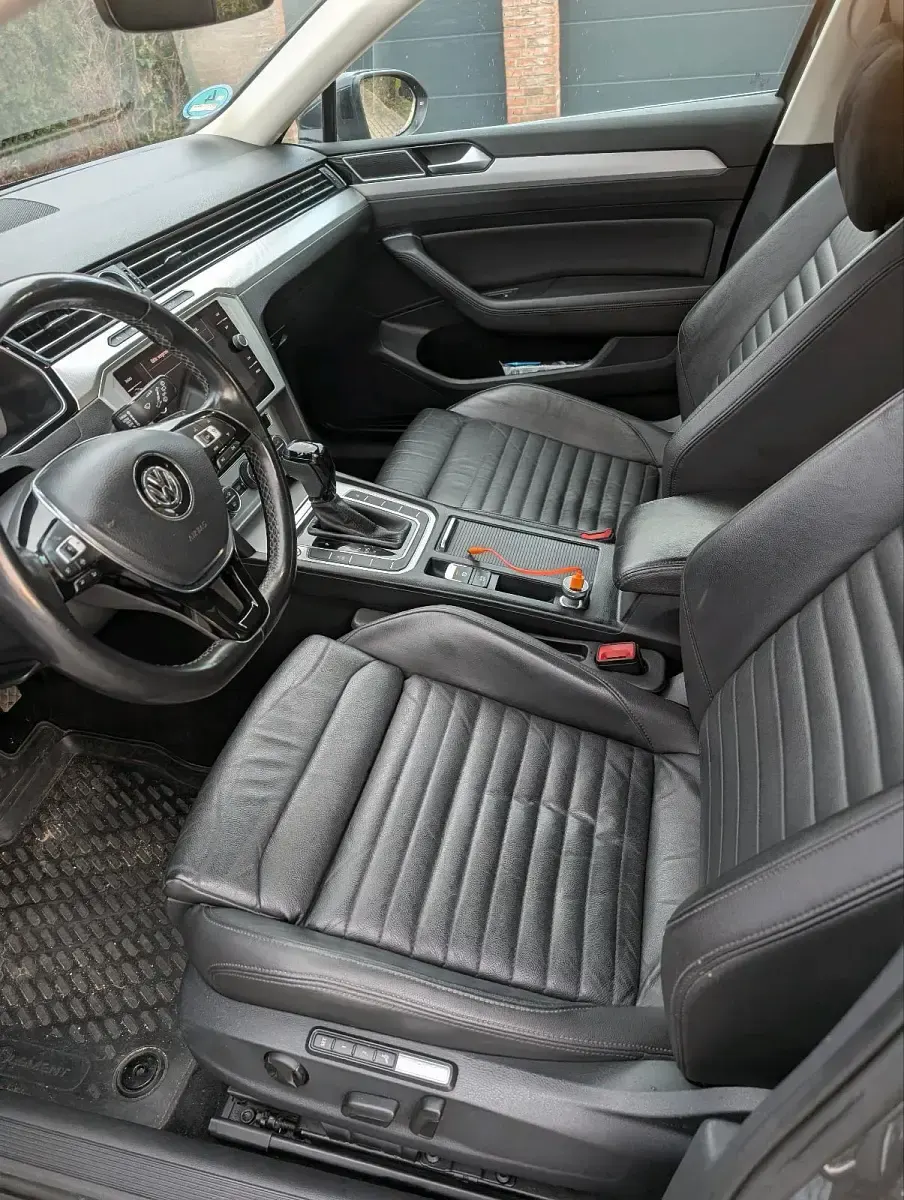 Usata VW Passat 190 CV (139 kW) 2019 Grigio Station wagon