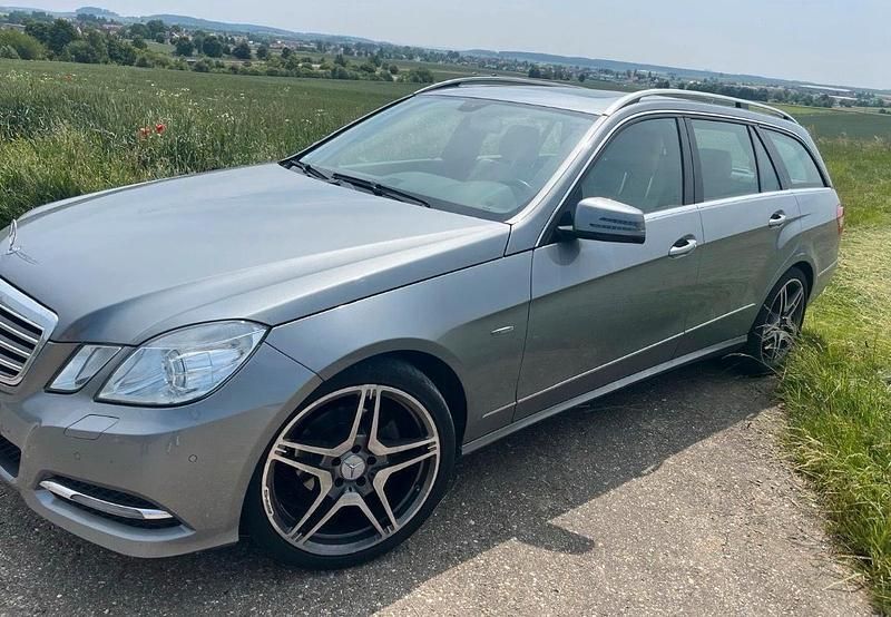 Andere farben Gebraucht 2011 Mercedes E200 Kombi | 7.500 € (Guter Preis) - Bild 1/4
