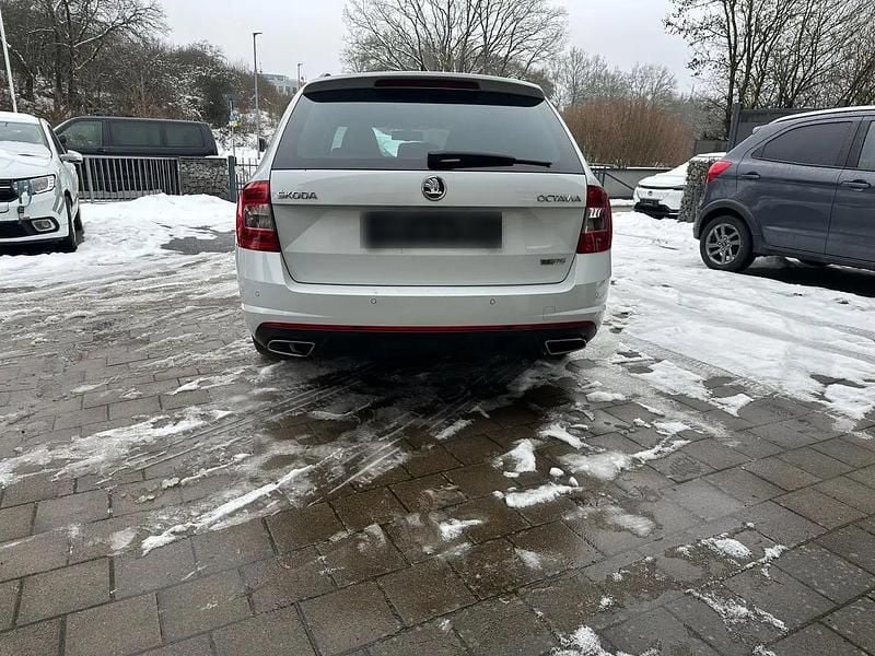 Gebraucht Skoda Octavia RS 184 PS (135 kW) 2015 Weiß Kleinwagen