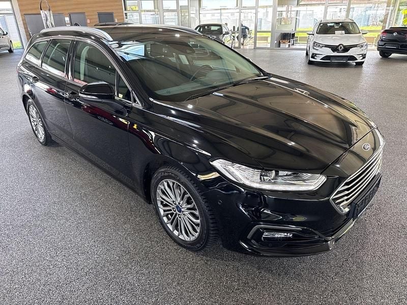 Gebraucht Ford Mondeo Titanium 150 PS (110 kW) 2022 Schwarz Kombi