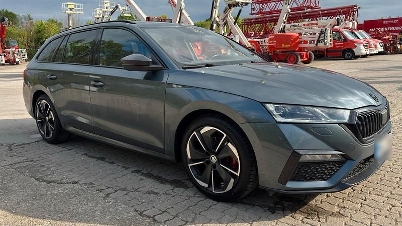 Gebraucht Skoda Octavia First Edition 200 PS (147 kW) 2020 Grau Kombi