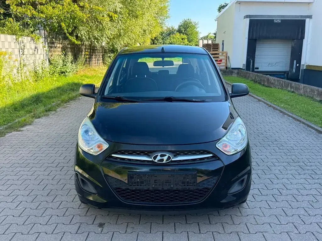 Gebraucht Hyundai i10 Edition 69 PS (50 kW) 2013 Schwarz Kleinwagen